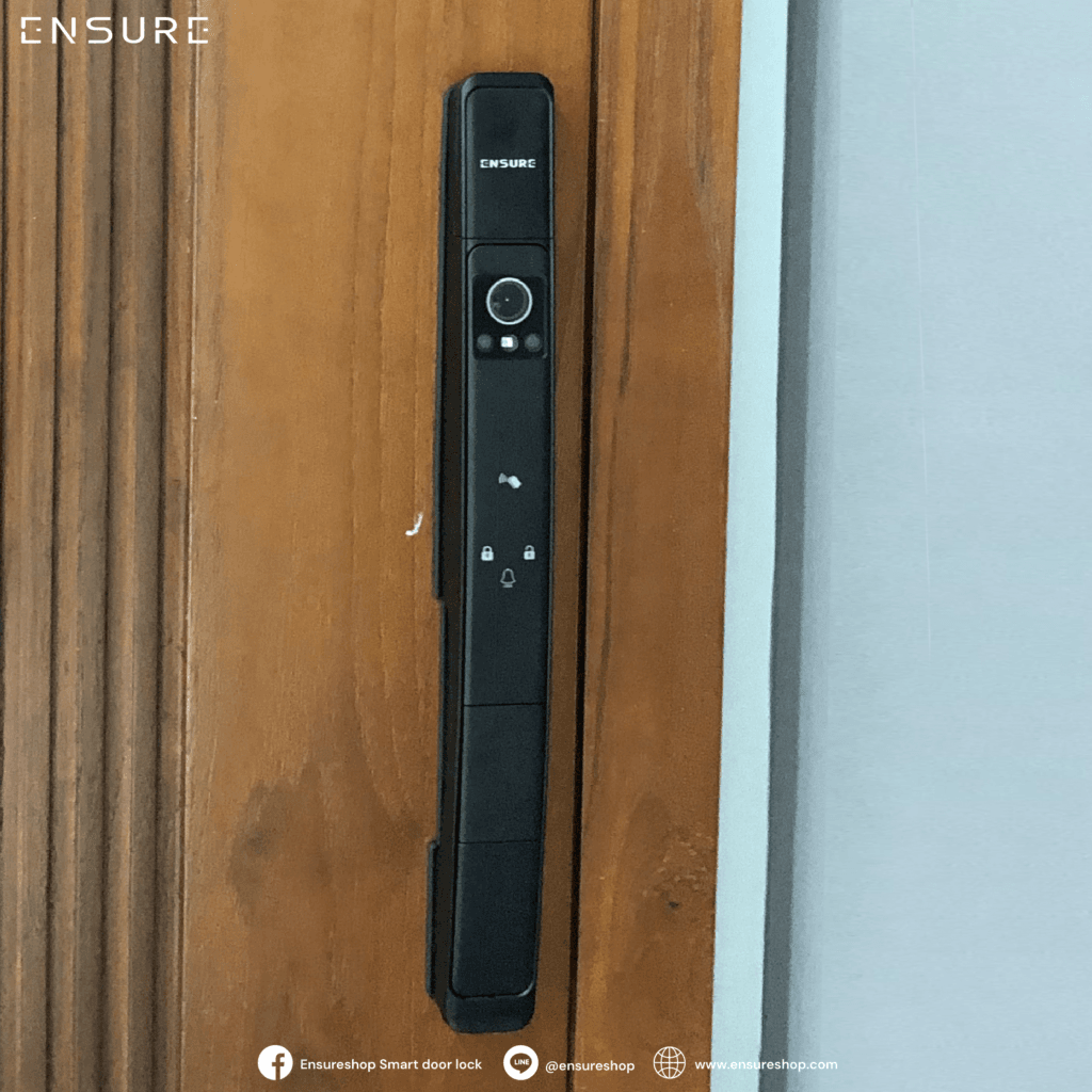 กลอนประตูดิจิตอล บนประตูไม้ vs ประตูเหล็ก